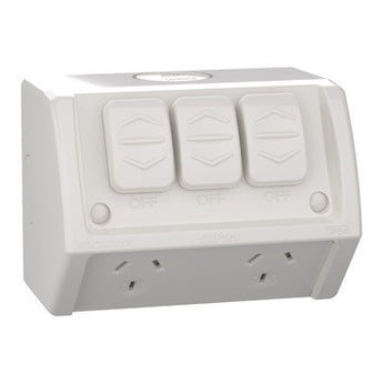 Weathershield
Twin Socket with Extra Switch