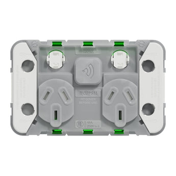 Clipsal Iconic
Connected Smart Socket Wiser